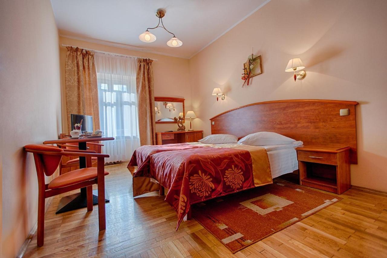 Hotel Restauracja Caspar Jelenia Gora Ngoại thất bức ảnh